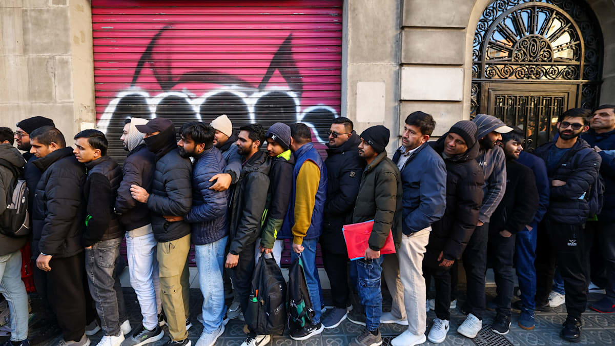 welt's tweet photo. Spaniens Migrationskurs lässt die Zahl der Beschäftigten steigen – und die der Arbeitslosen https://t.co/d26Tk9JumU https://t.co/ulPFlMGRVI