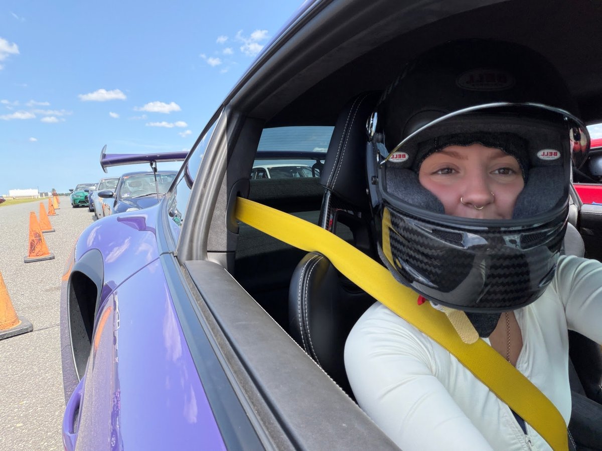 emmreport's tweet photo. Roux Takes Her Purple Porsche 911 GT3 RS to the Track at NJMP
https://t.co/sKFgj7LS0i
@armintastudios,@insidefip,@hollydid365,@bsgpr,@rouxrouxxx
#Roux #Porsche911GT3RS #NJMP #LightningRaceway #Emmreport #Emmmedia https://t.co/rHjlaefQck