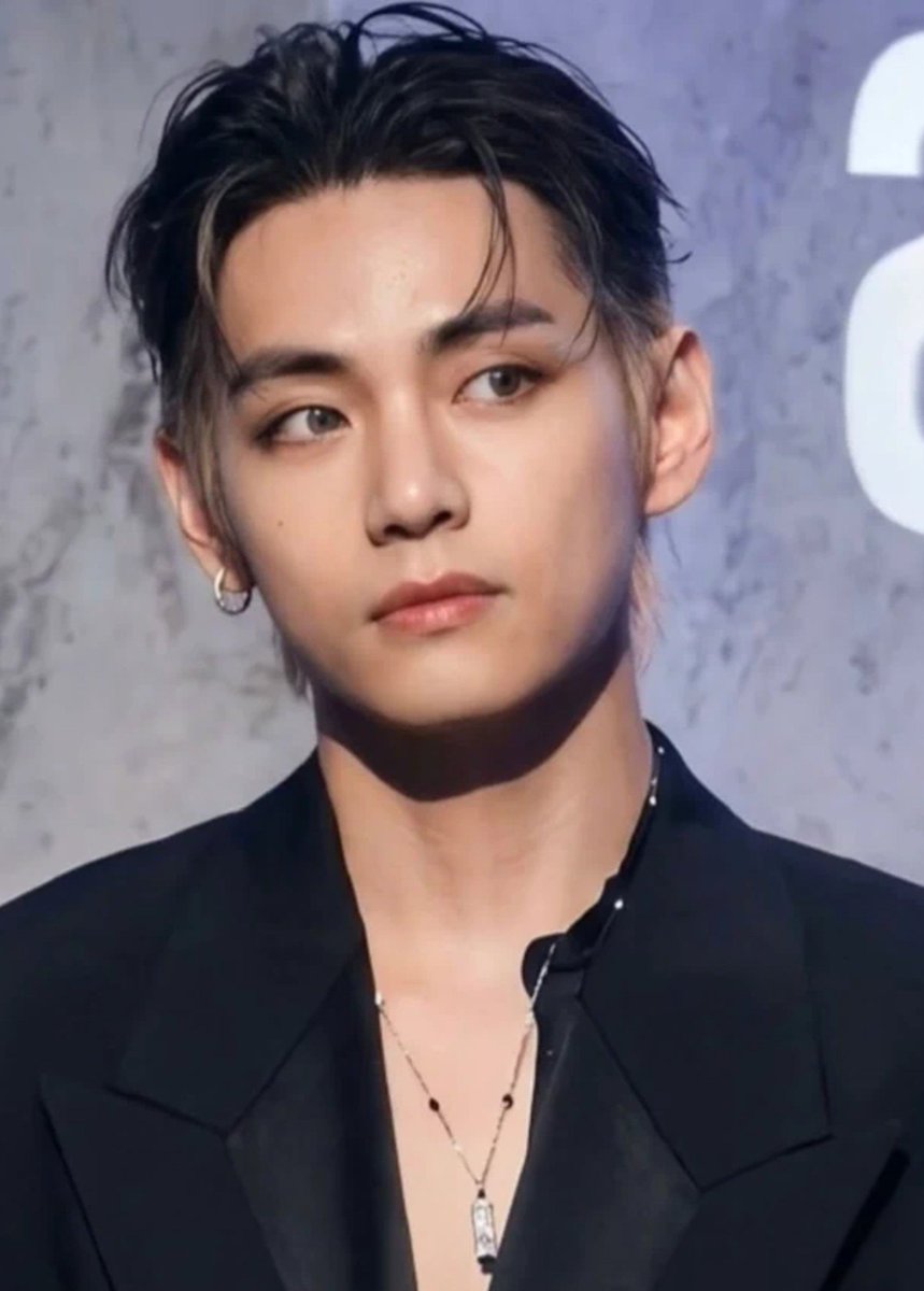 ggeumbi7's tweet photo. Pretty Enough To K!ll; #taekookau [A/B/O]

Jeongguk went to a shady bar for a drink and accidentally found a dangerously smart omega who could talk circles around three alphas.

Now he wants to court him.

Taehyung? He’d rather bite.

Unfortunately, Jeongguk thinks that’s cute. https://t.co/cwX3FGuHxY