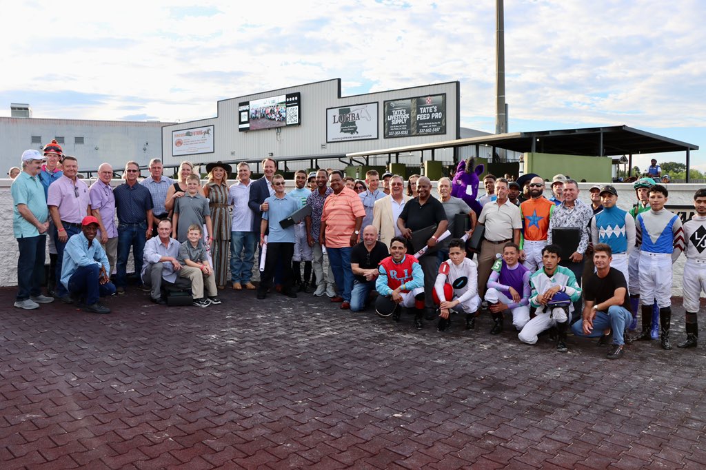JeffLandry's tweet photo. One of the greatest industries in Louisiana is horse racing. 

The First Lady and I enjoyed being in St. Landry Parish at Copper Crowne where we discussed marrying the veterinarian program at LSU with this great facility— giving students an opportunity to work with large animals. https://t.co/WC4VfdNFby
