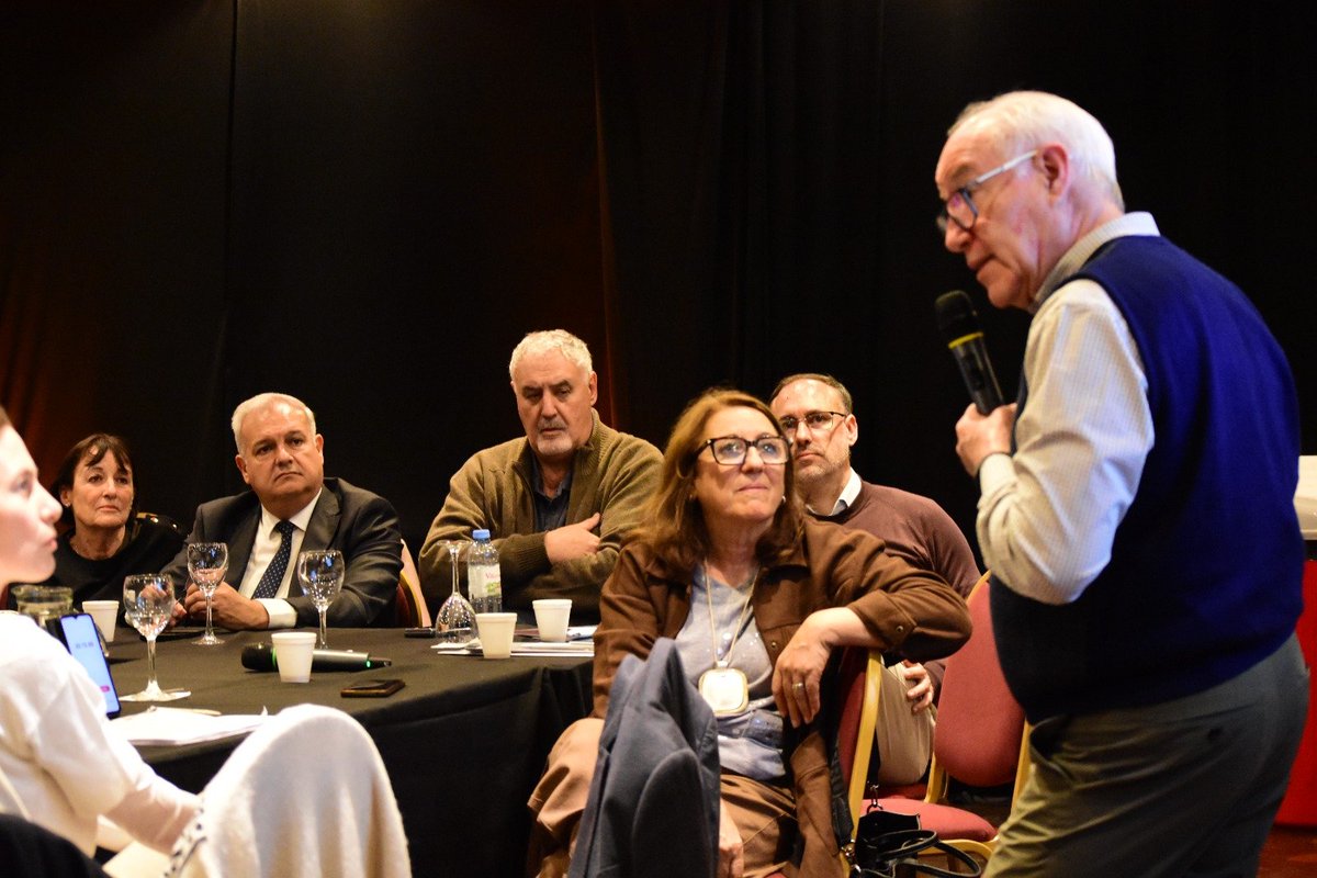 Cemupro_Arg's tweet photo. Con @MonicaFein como moderadora, @carocastrook y @roberto_bisang analizaron las políticas productivas e industriales, con la mirada puesta en el futuro de Argentina en el marco del desarrollo global.

Podés ver el panel completo en https://t.co/s3MYkwluTW https://t.co/CVamjuUYBq