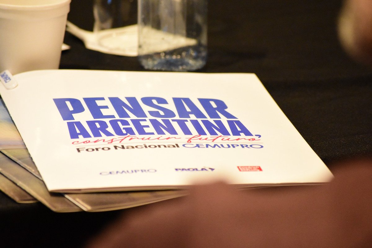 Cemupro_Arg's tweet photo. Con @MonicaFein como moderadora, @carocastrook y @roberto_bisang analizaron las políticas productivas e industriales, con la mirada puesta en el futuro de Argentina en el marco del desarrollo global.

Podés ver el panel completo en https://t.co/s3MYkwluTW https://t.co/CVamjuUYBq
