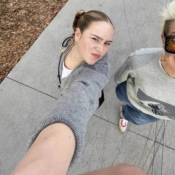 hoeferlefiles's tweet photo. ramona campbell roaming the streets of brooklyn, new york https://t.co/WwpYBpjnqS