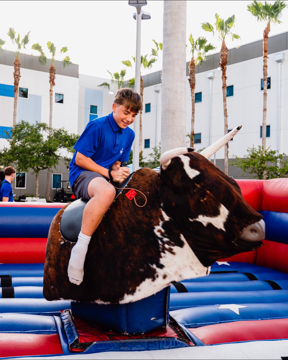 IMGAcademy's tweet photo. Out here having a great time! 💯

Our IMG Academy student-athletes traded training for carnival games, rides, and plenty of time with friends. https://t.co/uHksZnFx4n