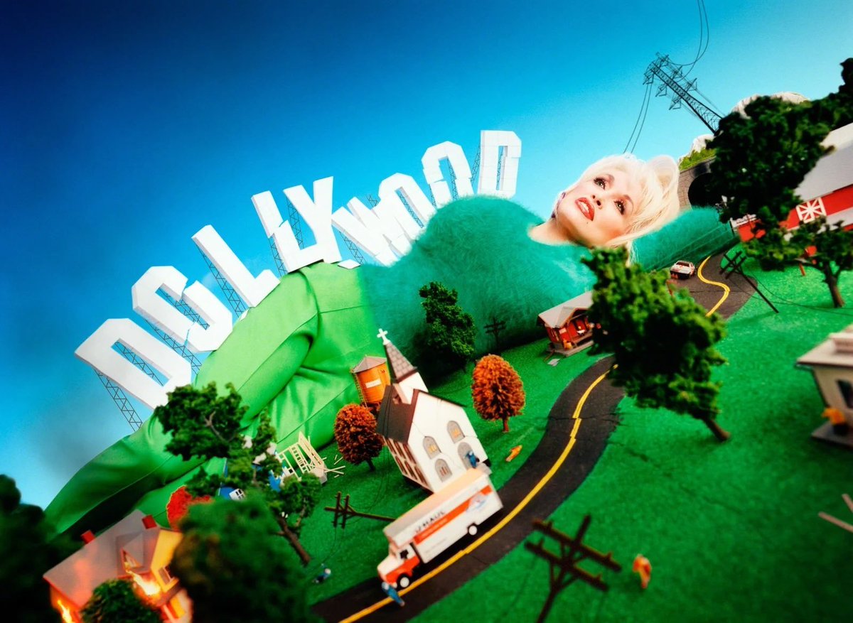 thejunebugfreak's tweet photo. Dolly Parton photographed by David LaChapelle

1997 https://t.co/J7ivMGmrud
