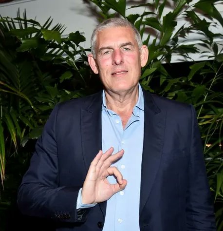 WORLDMUSICAWARD's tweet photo. YouTube’s Global Head of Music, #LyorCohen on #LISA:  “LISA is an absolute force of nature who has built an incredibly special connection with her fans at her home on YouTube. She is constantly pushing boundaries and redefining what it means to be a global superstar.”💪👸🌎🌟🔪📽️👑❤️‍🔥