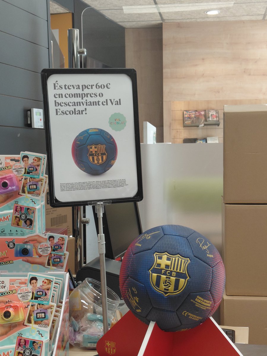 PerikosIndepes's tweet photo. Ara digueu-me que aquesta propaganda és gratuita. Farts del pensament únic pagat per tots. La nostra mainada ni s'adoctrina ni es compra a la vostra conveniència!  Catalunya és més que un Club! 
@educaciocat @AbacusCoop @gencat 
@govern @economiacat @xtec https://t.co/3NVF8y5TKY