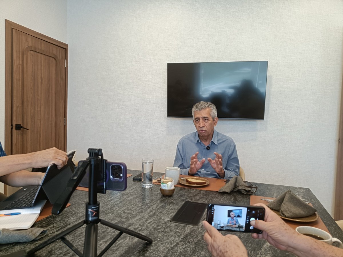 feroropeza20's tweet photo. Esta mañana en la Mesa Libre Expresión, tenemos de invitado a @JavierCTMSonora dirigente de la @ctmsonora https://t.co/CYchS6e58L