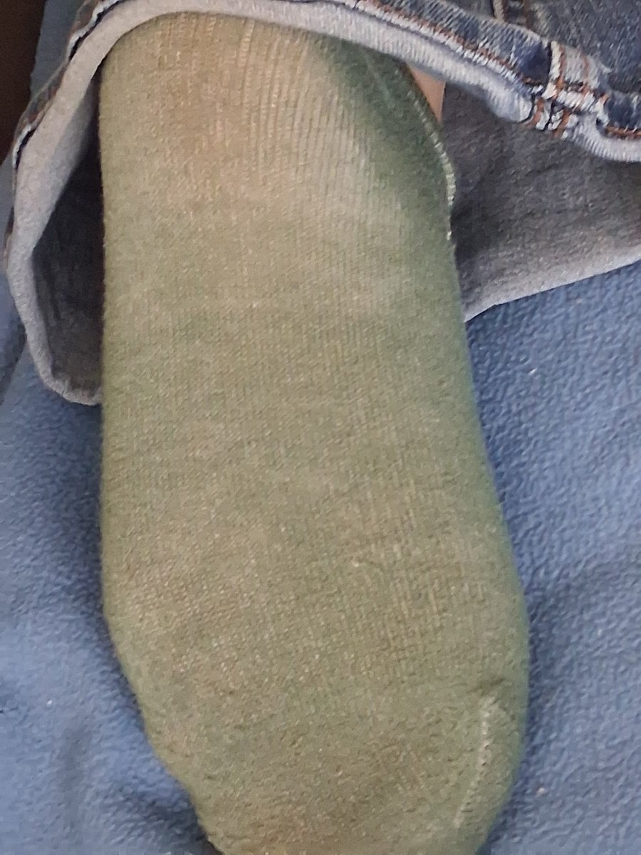 GoddessRose926's tweet photo. Relaxing on couch #feet #dirtysocks #sock https://t.co/kzyu101b3h