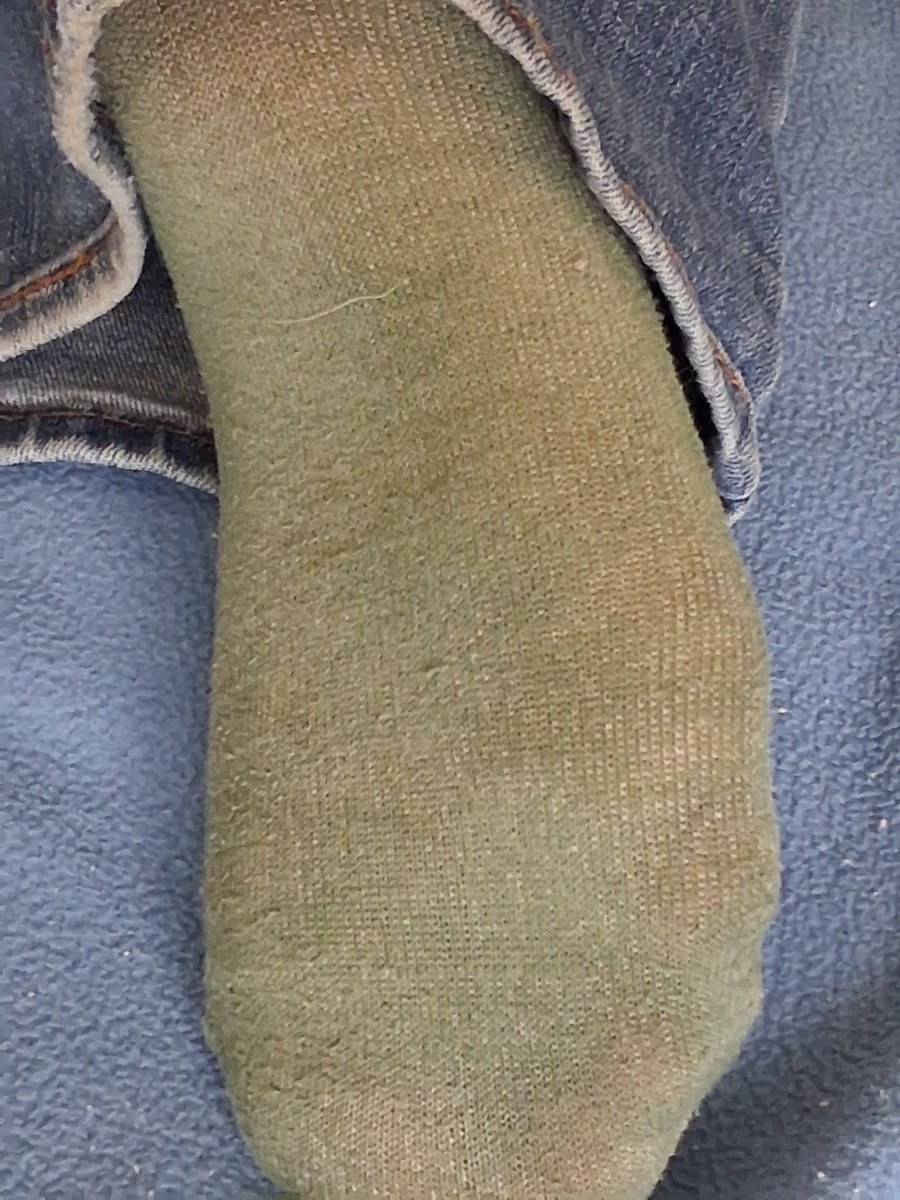 GoddessRose926's tweet photo. Relaxing on couch #feet #dirtysocks #sock https://t.co/kzyu101b3h