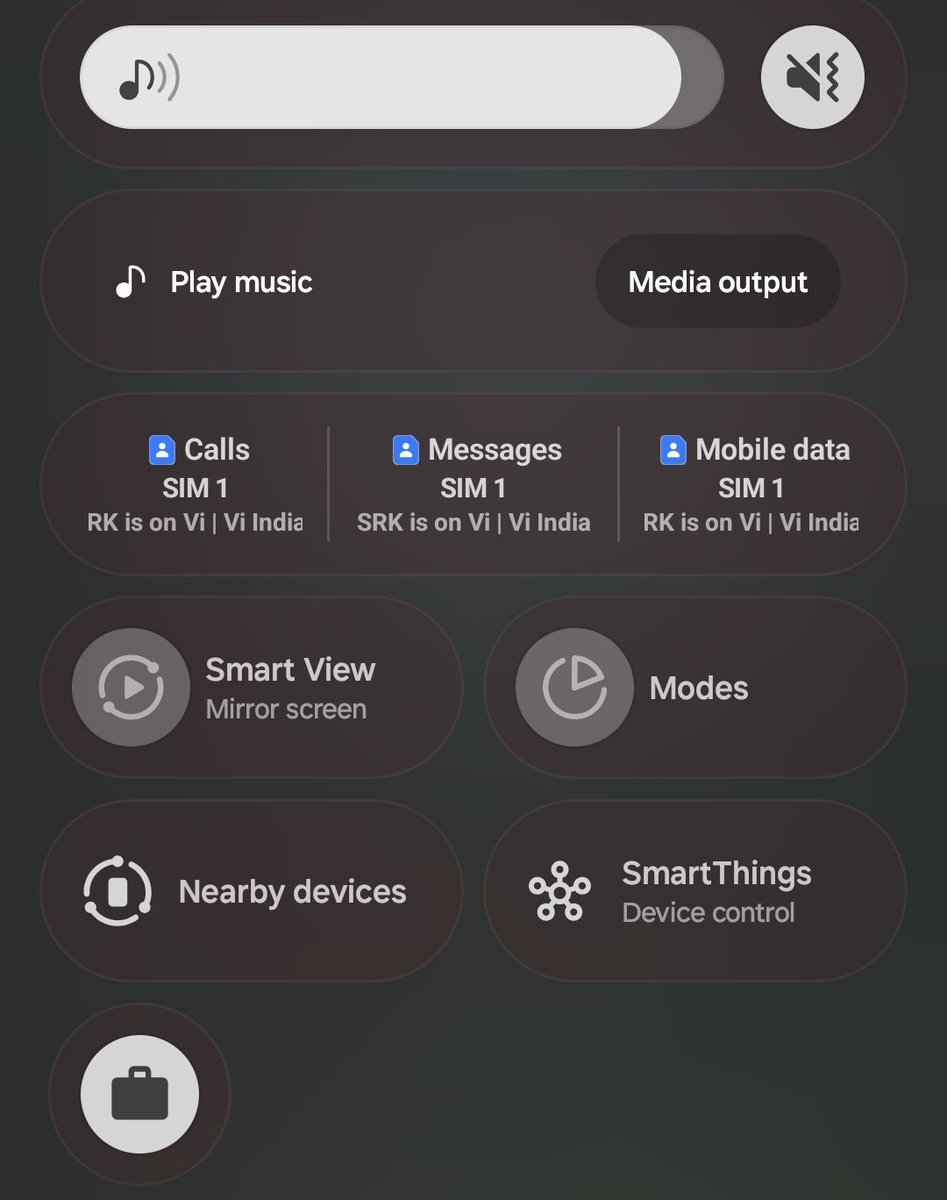 MiniManifests_'s tweet photo. Vodafone - Idea, bhai kya chal raha hai ye? 🤦‍♂️ Investors ka paisa barbaad karne nikle ho kya? 📉 Inhi harkaton ki wajah se tum Vodafone se Vi bane the... ab kya Jio se gode lene ki taiyari kar rahe ho? 😭💸
​- A crying investor 💔📈

#moneymadness #Vodafone #VI https://t.co/7FbvNVxIXK