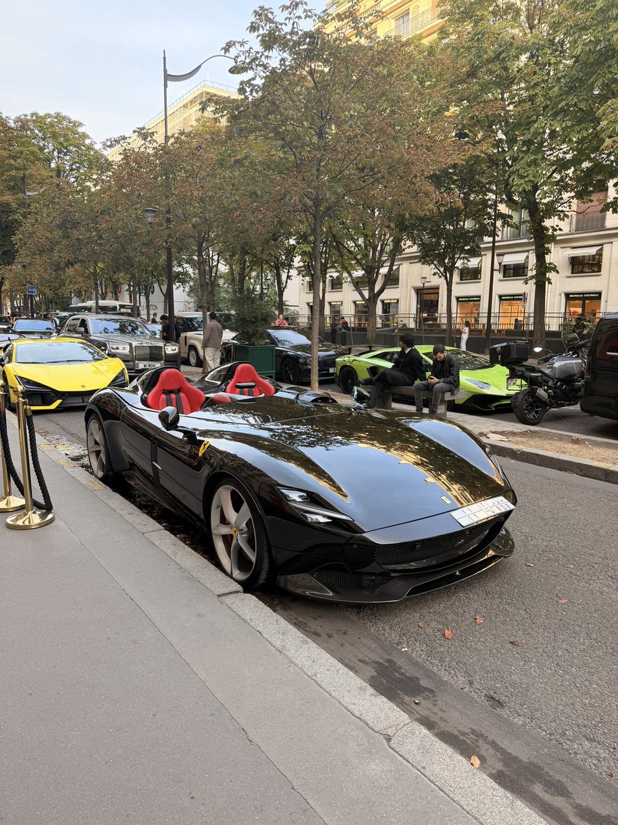 911addict_'s tweet photo. Je suis passé faire un tout en rentrant du taff.

Faut vraiment qu’on Parle de Paris en ce moment https://t.co/zvfvGd4CcW