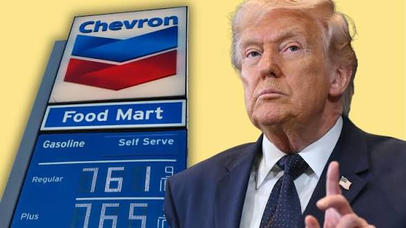 Roshan_Rinaldi's tweet photo. NEW: Donald Trump has signed an executive order mandating that starting in the 2027 model year,... all new cars sold in the United States must have significantly smaller gas tanks.

Trump is doing this so it will cost less for Americans to fill up their gas tanks at the pump. https://t.co/J55vQgDW2j