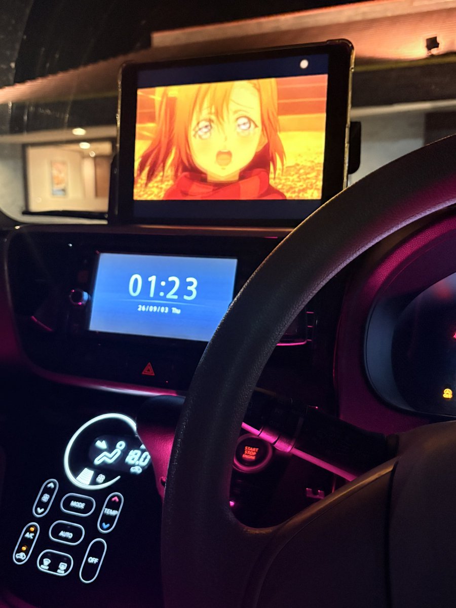 yu00523ki's tweet photo. 車内ラブライブ鑑賞会が始まりました＿＿
#ラブライブ https://t.co/FU3CZez971