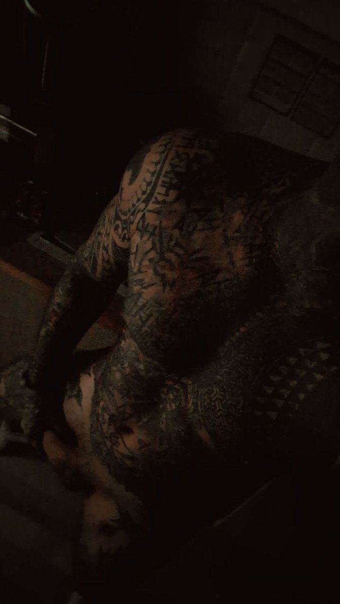 Tony_XKing's tweet photo. Je la tiens car par moment je la contrôle pas et elle frappe des visages  https://t.co/f6jHDNnENX #Ink #video #Mym #naked #nude #Inked #dick #bifle https://t.co/8gfyPFntP9