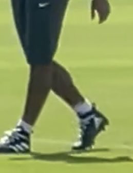 jmthrivept's tweet photo. Emeka Egbuka -

Curious if he wound up doing more but the videos below look like he’s moving at ~60% speed.
I also think he has a plate in his left cleat to prevent excessive stress to his turf toe.
Won’t know about Week 1 status until next week but I’m a little nervous. https://t.co/o6rT031y3g