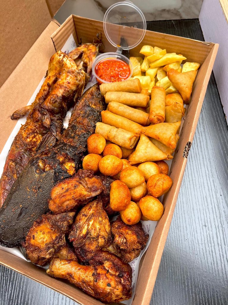 Uniquechops_'s tweet photo. A platter packed with everything good! 🔥🍗🍟
Crispy, juicy, flavorful and made to satisfy every craving. 😋
One platter, plenty of reasons to smile! ❤️
DM us or call 09153004100 / 07058881992 to place your order. 📲 https://t.co/xuzYqUU1TT