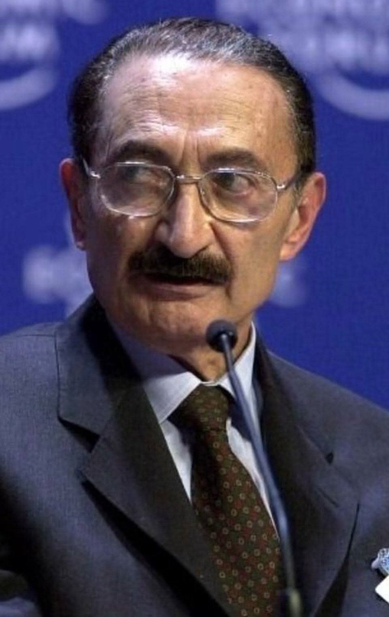 figenozenn's tweet photo. Bülent Ecevit:
"Vahdeddin hain değildi" dediğinde;
müslüman bildiğimiz  Süleyman Demirel ise
"Ne yapıyorsunuz
 Sayın Ecevit,
Biz Osmanlı'yı kötülüyerek  Türkiye Cumhuriyeti'ni kurduk ve bu fikirleri halk kaldıramaz.
Bu gerçekleri iki nesil geçtikten sonra ancak topluma verebiliriz"der.
