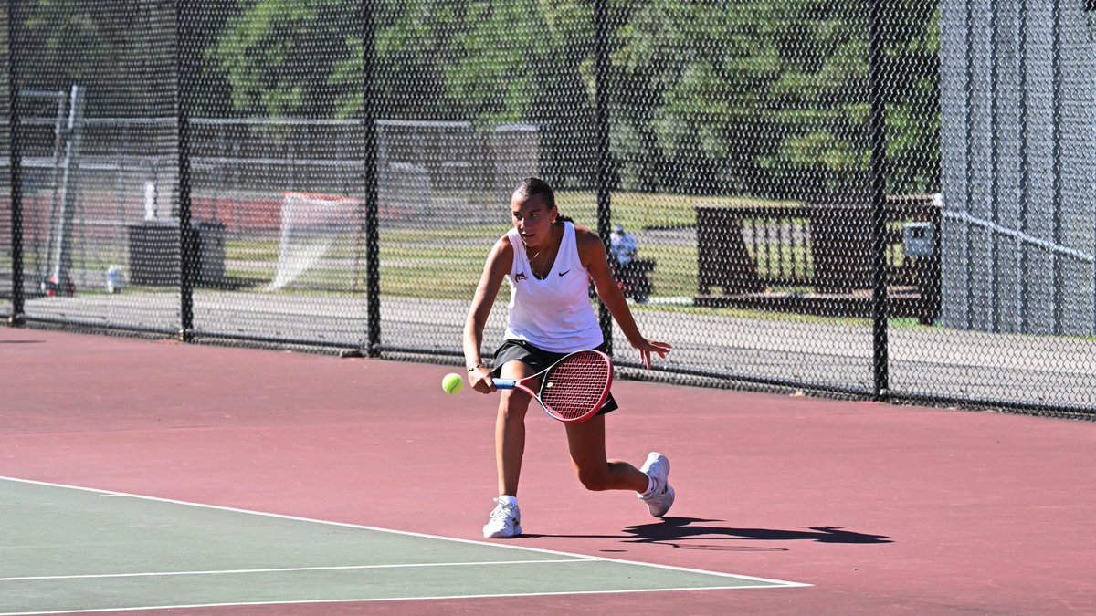 FxCAthletics's tweet photo. Young Fox Chapel Area girls tennis team off to fast start ➤ https://t.co/wxDxSDnQNy https://t.co/ME9DpBSlB9