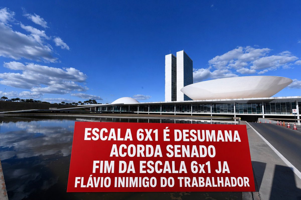 joaodomenech's tweet photo. O povo unido não pode ser vencido. 
FIM DA ESCALA 6x1 JÁ
ACORDA SENADO https://t.co/eCVZMhNmdf