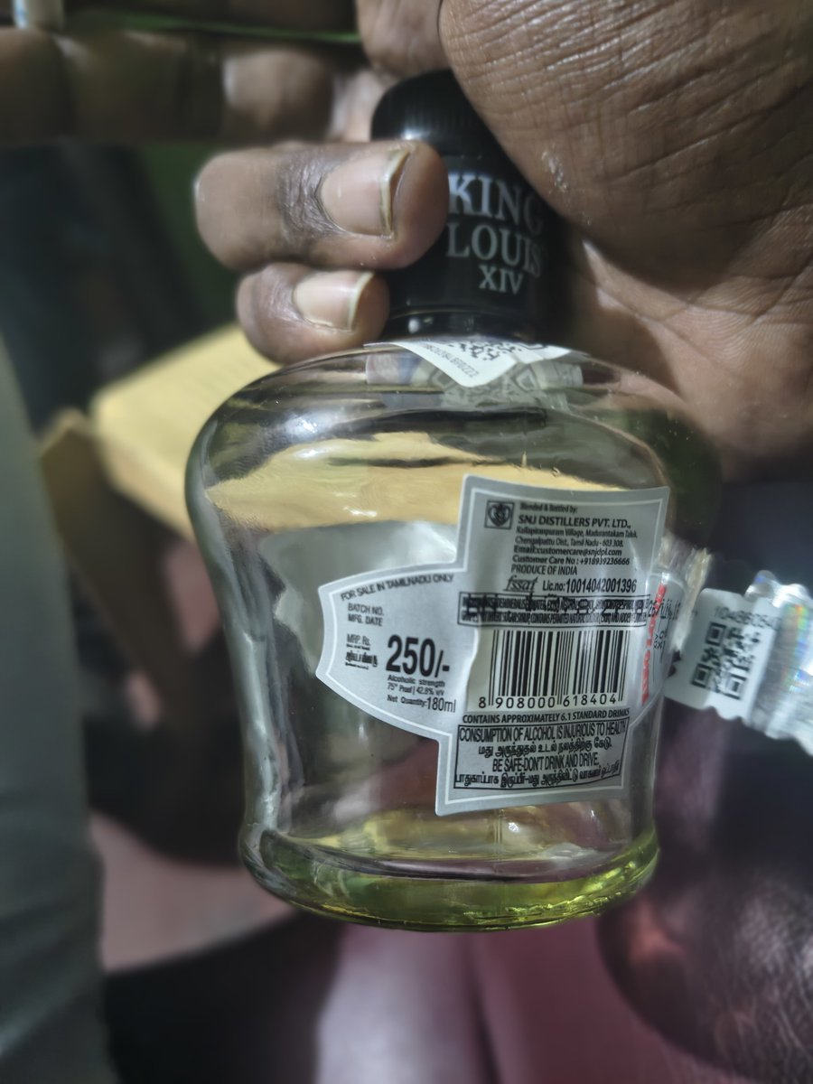 NaveenBndar's tweet photo. ₹250 on the price, but ₹270 collected at the liquor shop. 🤷‍♂️
Bought this today and I have the bill/proof attached.
Earlier, under the previous government, the additional charge was ₹10. Now it’s ₹20.
@VigneshTvkCbe
@CMOTamilnadu #tvk #thalapathy #TVKHQITWingOffl https://t.co/zZpZo7n0uf