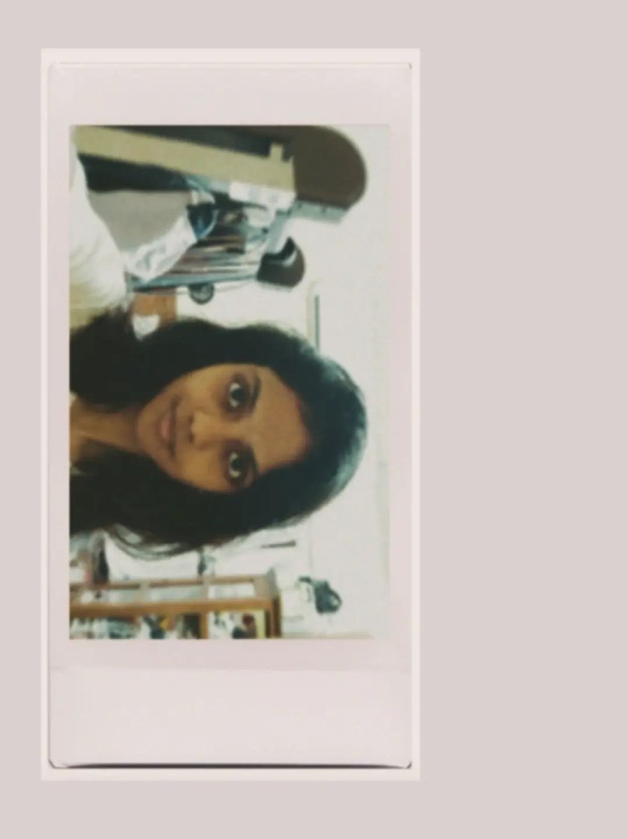 thisisthisha's tweet photo. 愛してる

#aishiteru #randomclick https://t.co/AmS02OMxWd