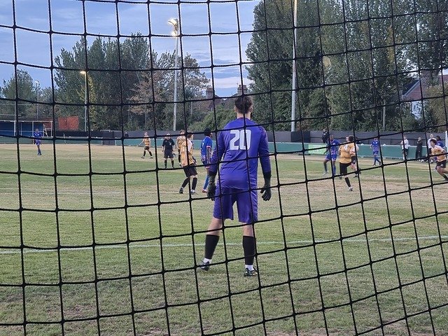 LocalBusDriver's tweet photo. @walthamstowfc U18's edge past the @cheshuntfcscore U18's 1-0 in the FA Youth Cup preliminary round. An 88th minute winner was enough to see them through to the next round in an excellent advert for both sides youth teams.  A few photos now on Flickr... https://t.co/Ey8IkERb7G https://t.co/BaZnDgEdMa
