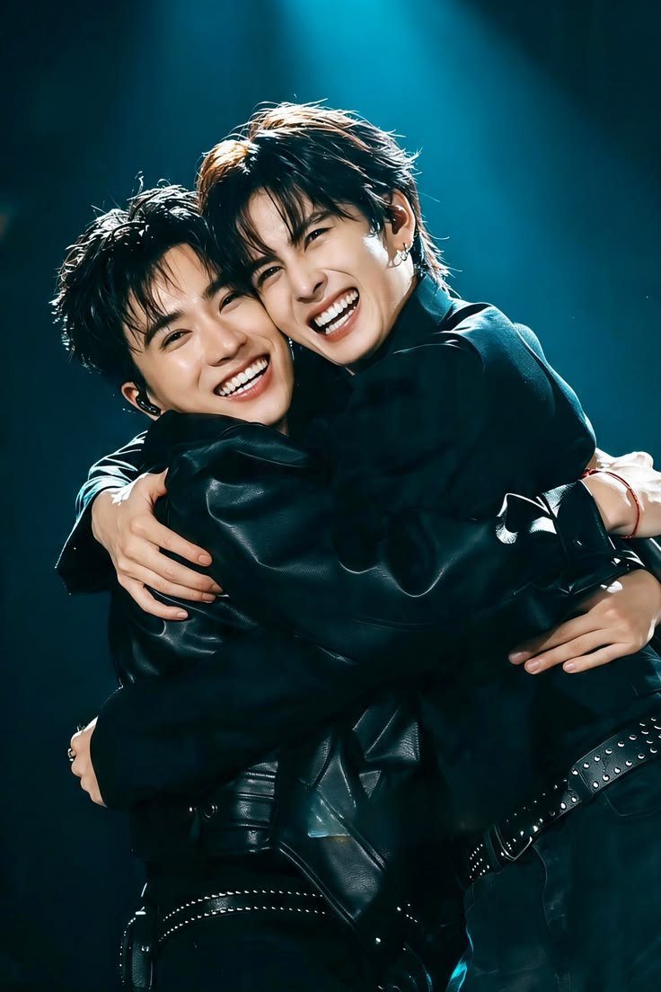 Dragon_Blue17's tweet photo. Counting down the days for Heartbound! 🖤🤍 Need more PerthSanta moots on my timeline to scream about every update!
📌 ENG / ESP — feel free to interact in any language!
🔄 Drop a RT + Follow and I’ll return it right away 😈��️‍🔥
#PerthSanta #เพิร์ธซานต้า #HeartboundSeries https://t.co/qlHMyV9IvA