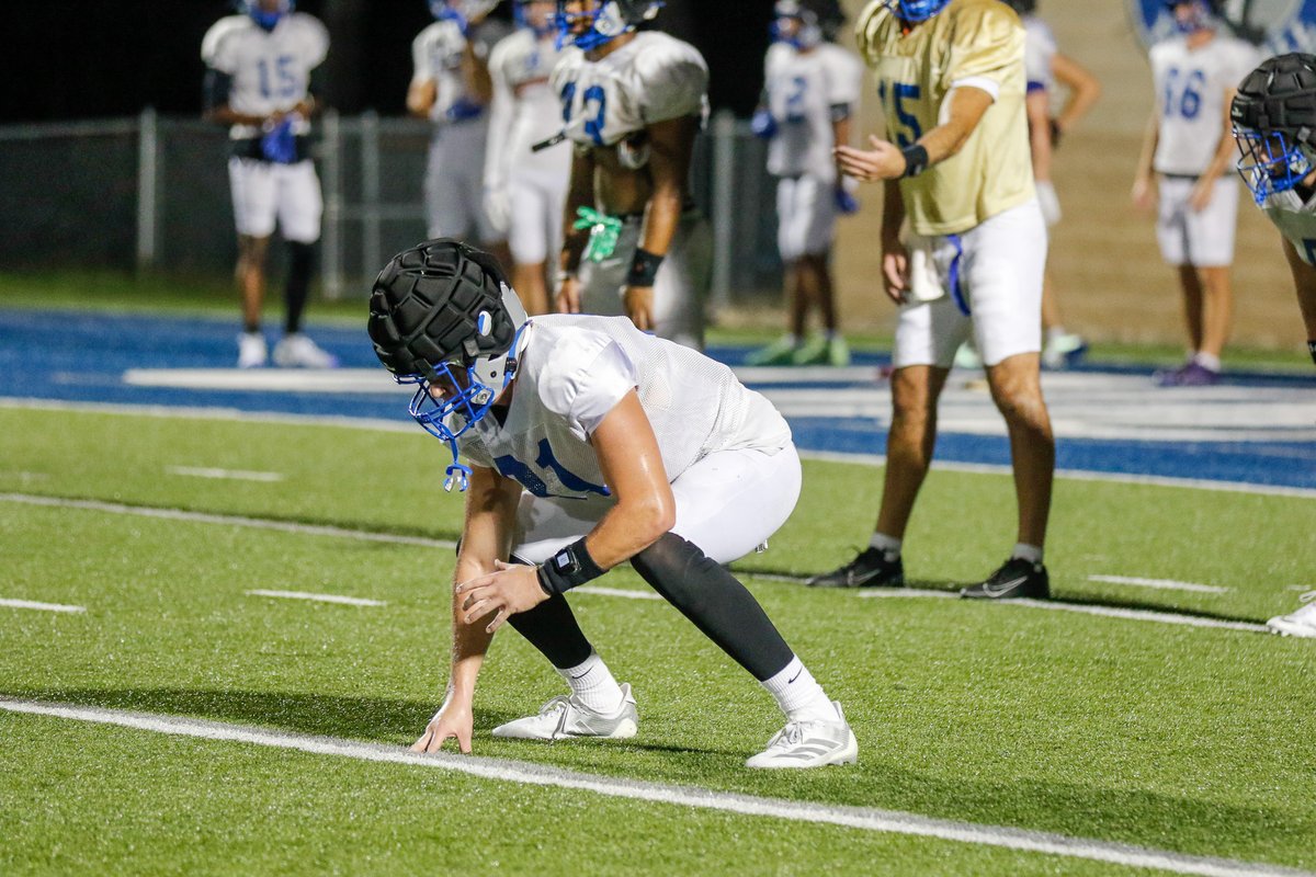 usf_fb's tweet photo. Lights on. Focus up. Let’s work.
#RollCougs🐾 #LYB #GRIT https://t.co/aMlUTrU4Z1