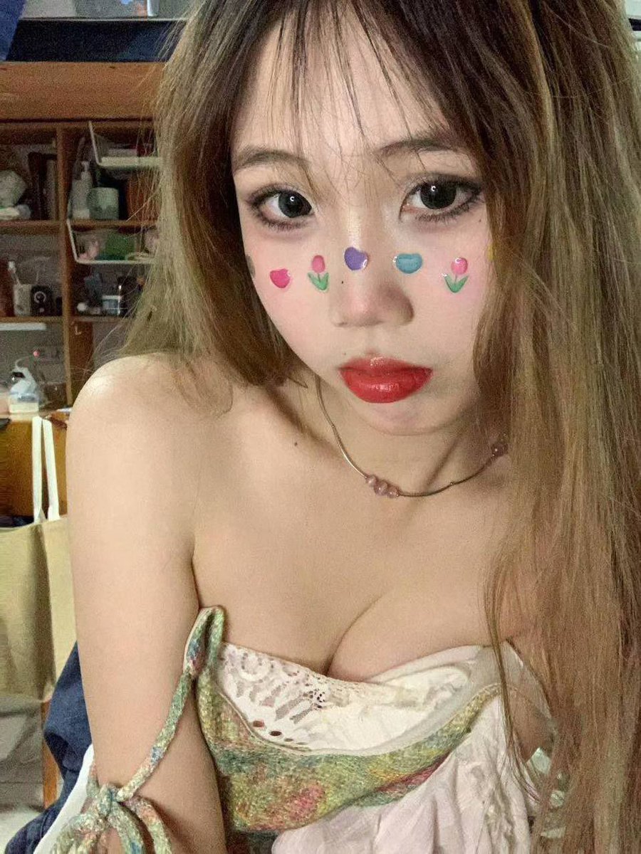justin_889900's tweet photo. 绿狗半夜受不了 把他漂亮的母狗女友上贡给我了 鸡吧细小还找个这么漂亮的女友 就是浪费 就应该交给我 让我给她肏成一个只会为鸡吧发情的母畜 #绿帽 #绿奴 #反差 #女友 #肉便器 https://t.co/tHrES6M3Yn