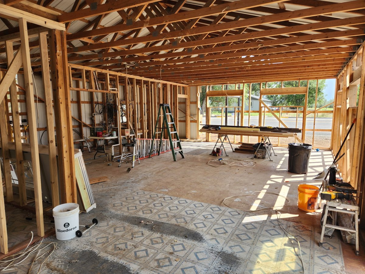 3CircleChurch's tweet photo. Regional Partner Spotlight // In Byron, Wyoming, the Reimink family has settled into their home, and are establishing themselves in the community. Work continues on the property. Beau has a weekly men's Bible study, and they host a growing home church on Sunday nights. https://t.co/KlmNjvhLE6