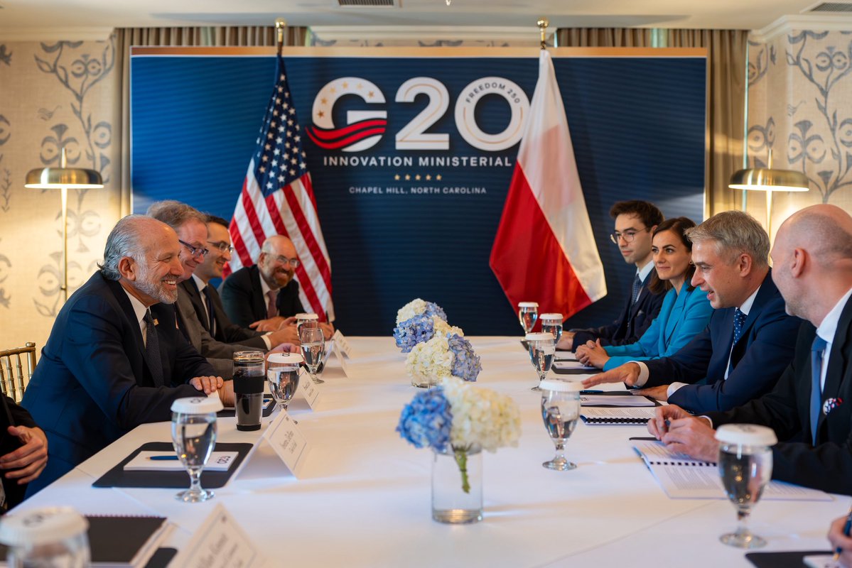 CommerceGov tweet picture