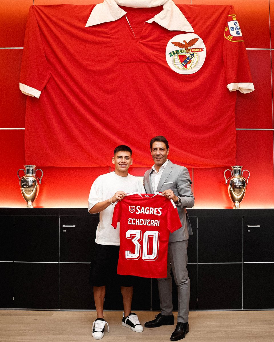 SLBenfica's tweet photo. Claudio Echeverri 3️⃣0️⃣ https://t.co/KdKFiiqaTE
