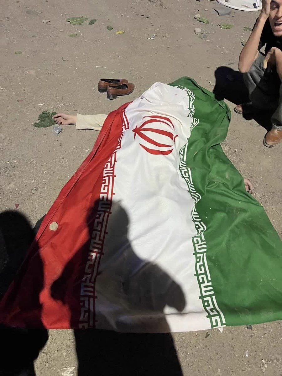 starshrgh's tweet photo. عاقبت بخیری یعنی این !
پرچم کشورم ،کفنم شود.... https://t.co/y6w3kMQhOa