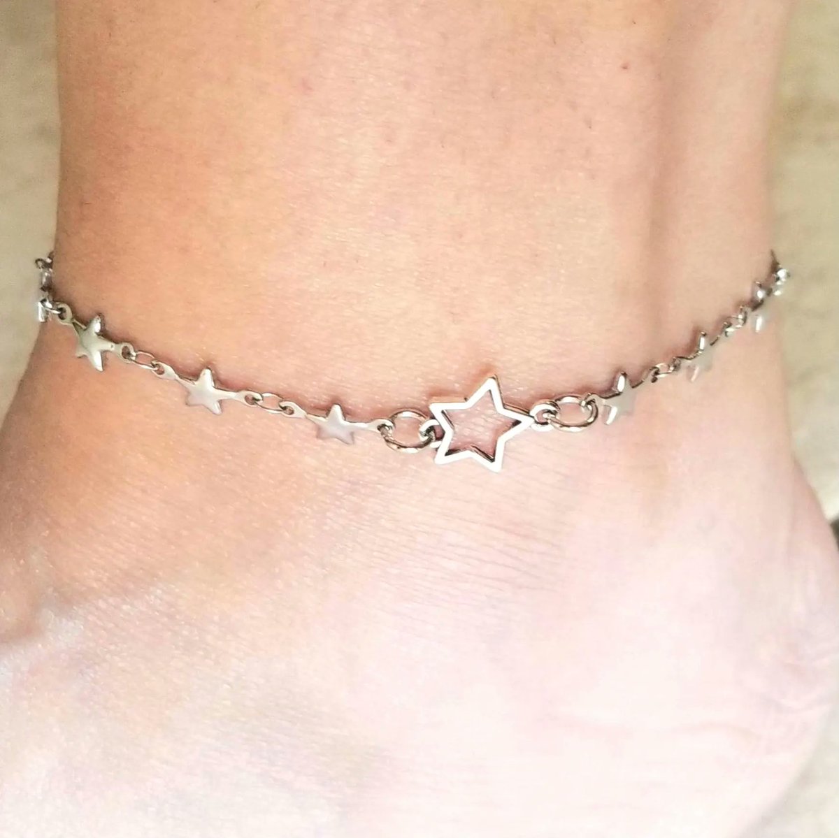 TrendingNowGift's tweet photo. Silver Star Ankle Bracelet #jewelry #anklet #anklets #anklebracelet #star #stars #starjewelry #staranklet #celestial #Boho #handmadejewelry #handmadegift #giftforher #etsy
https://t.co/xbcNEECJTp via @Etsy https://t.co/v3kY1AXppr