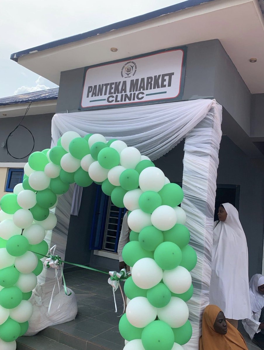 UmarNaAllah's tweet photo. Panteka is getting a serious upgrade.

Back in May 2024, Governor @ubasanius flagged off the remodelling of the Old Panteka Fabrication Market. Today, he is back to commission the projects.

Better roads, a modern ICT centre, technical workshops and a dedicated clinic with an ambulance.

For a market with over 38,000 artisans and apprentices, this is more than beautification. It’s an investment in skills, businesses and livelihoods.

#WorkingForKaduna