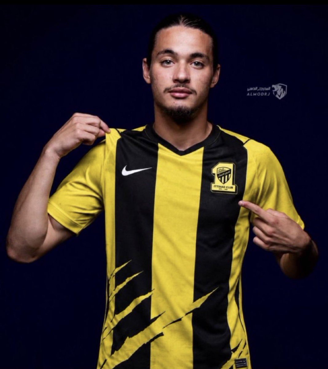 MH_1902's tweet photo. اللهم اكتب الخير لـ نادي الاتحاد السعودي 💛🖤

باذن الله الخير جاي أكثر و أكثر ، سعيد جدا بخبر ريتشارد و سعدت جدا بخبر الحاج

ريتشارد و أنيس غير كافيين ، محتاج محور أخر و لو يتم تصريف واحد من النصيري او عوار و نجيب صانع أو مهاجم راح اكون راضي

اللهم اكتب الخير لفريقي .. اعشق هذا الفريق فوق ماتتصورون