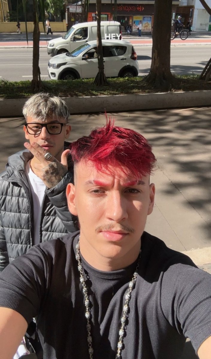 acervodoapollo's tweet photo. a dupla de kpop JKKKKKKKKKK https://t.co/Rtixviten8