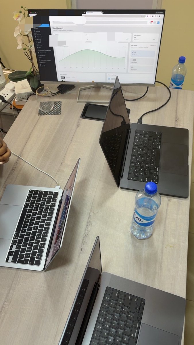 richsongocrazy's tweet photo. What I get done today as a software engineer:

1. Created PR and gave updates on the group

2. Tested meta APIS

1. Get to work with team members physically on a product

4. Showed up on my socials today

What did you do today? https://t.co/Yr1xYQdrQu