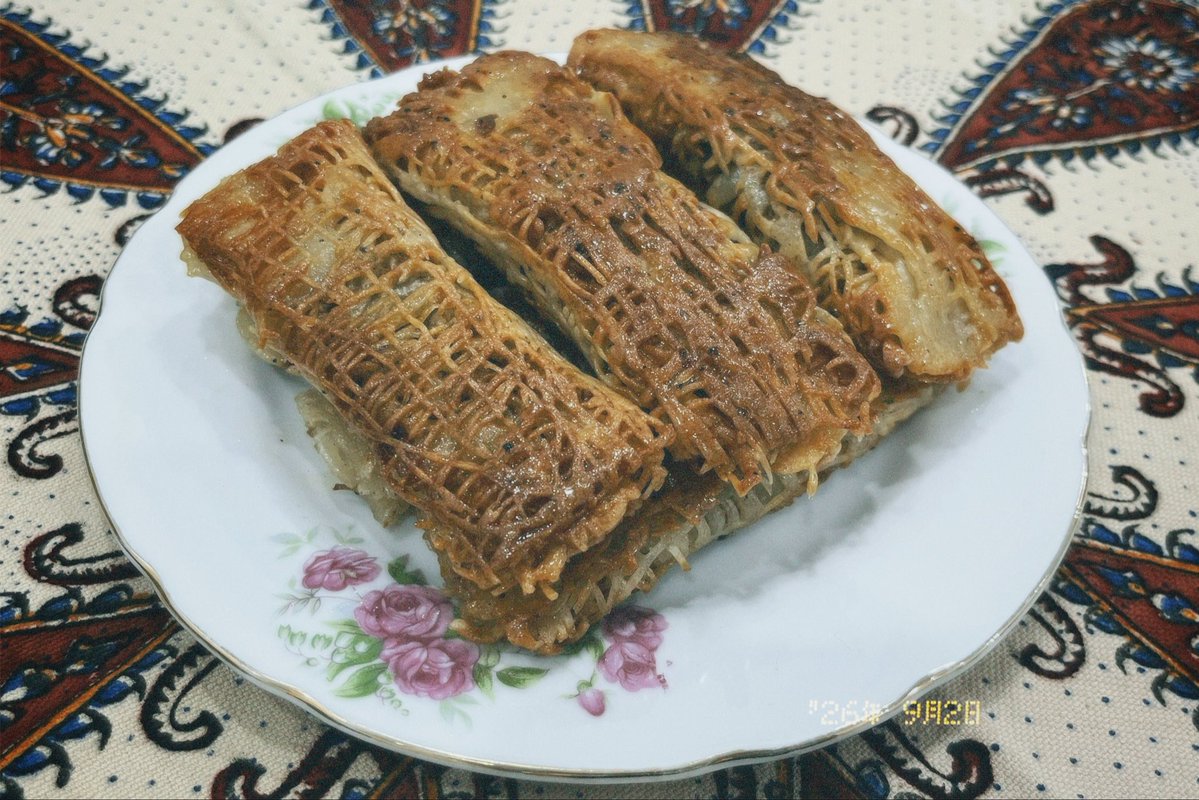 nian_rb's tweet photo. همینکه بابابزرگم دوست داشت کافی بود. https://t.co/YNmpGD65Re