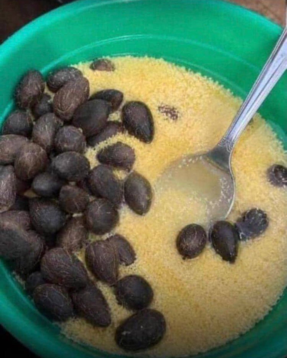 stephen1yd95's tweet photo. Cassava flakes and roasted berries 🤔😋 https://t.co/T3Izb81dZx