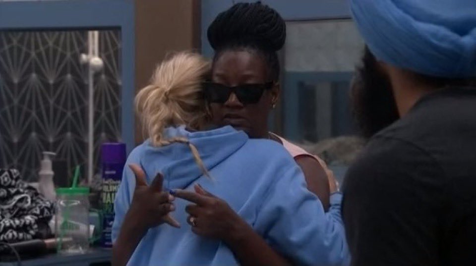 h3nr0O's tweet photo. Who remember when Cirie was counting the votes to evict Riley while hugging Riley😭😭😭 #BB28 https://t.co/O2ZhRCcXBW