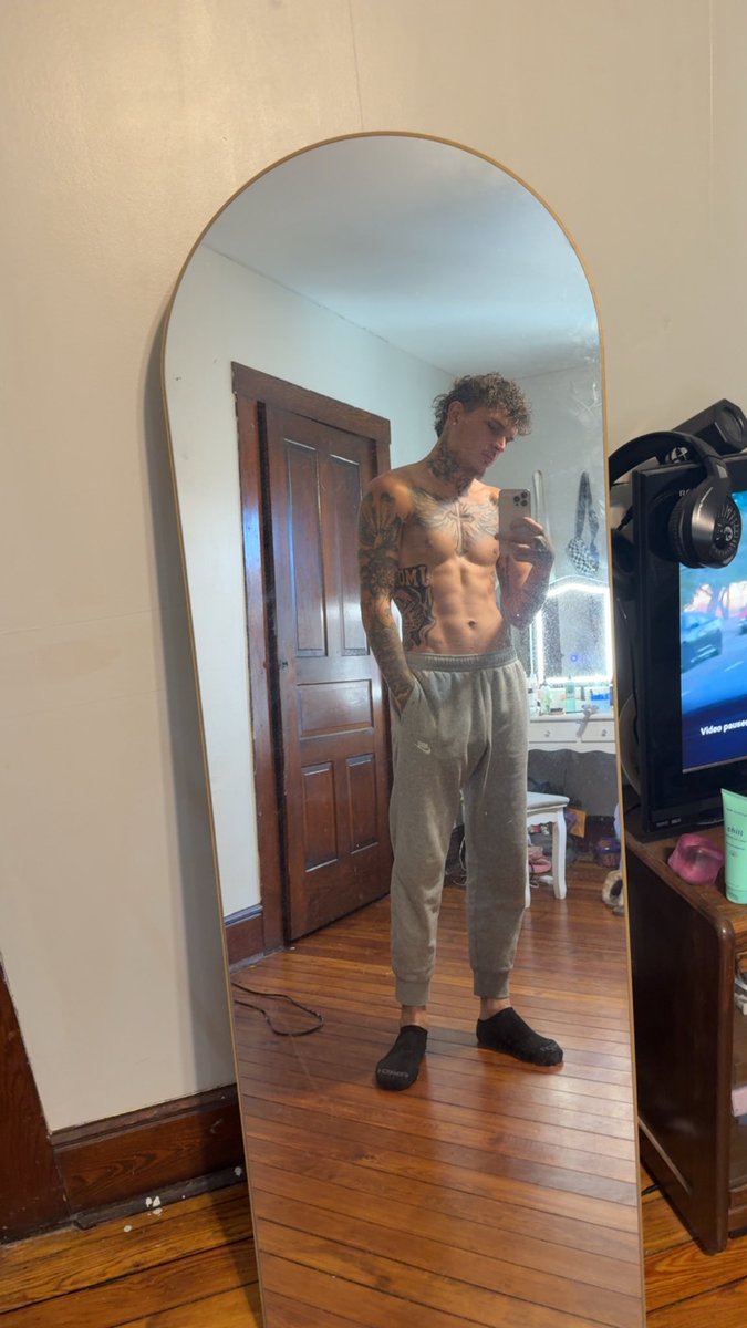 TheBeddemon23's tweet photo. Come join me on here OF #gay #OF #Onlyfans https://t.co/sOTmZnWVXp