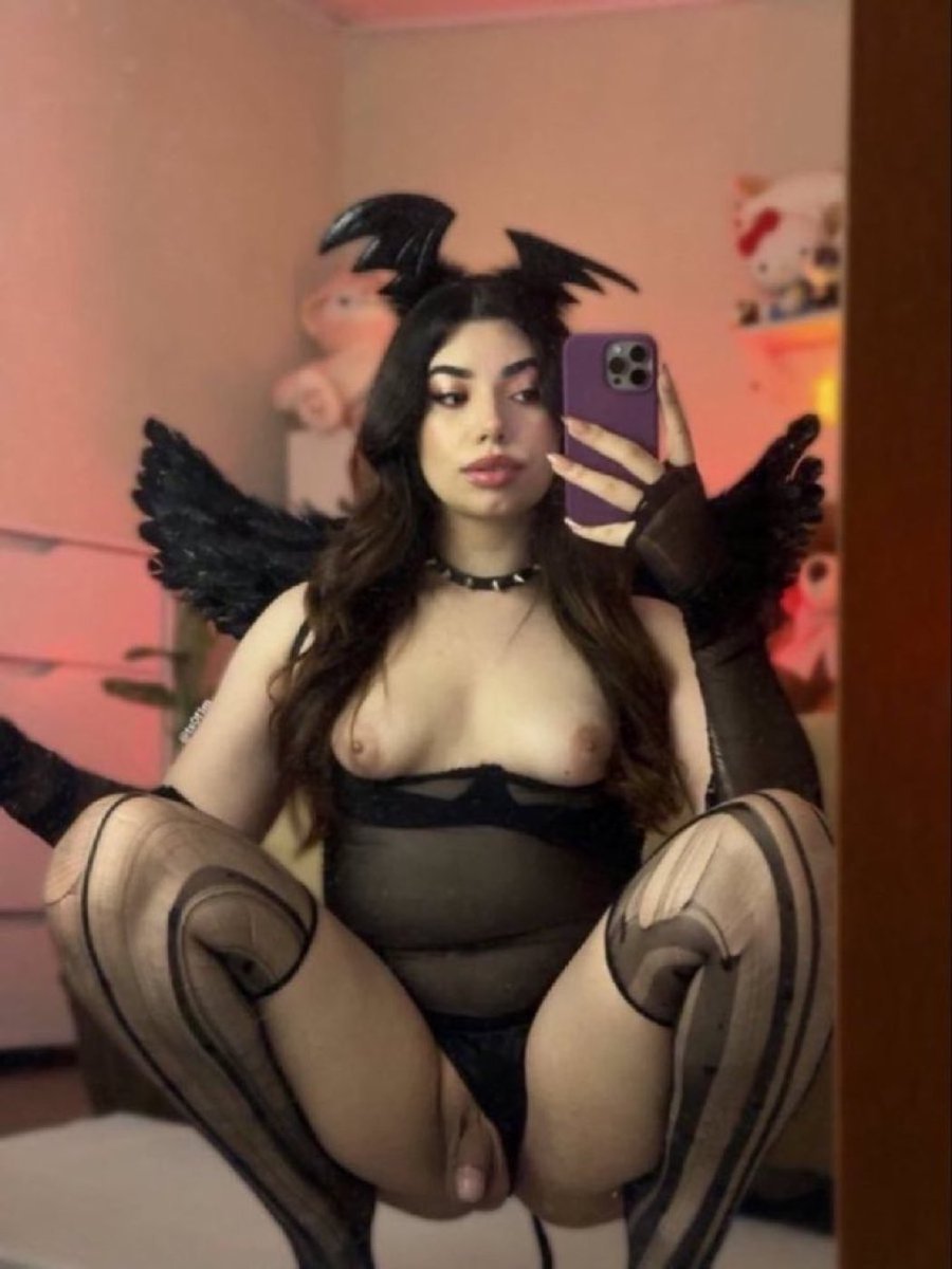 cindywhite99's tweet photo. Embrace hormone today sissy ~ Let HRT transform you completely into the girl you wish to become https://t.co/qqtWZhHrpf