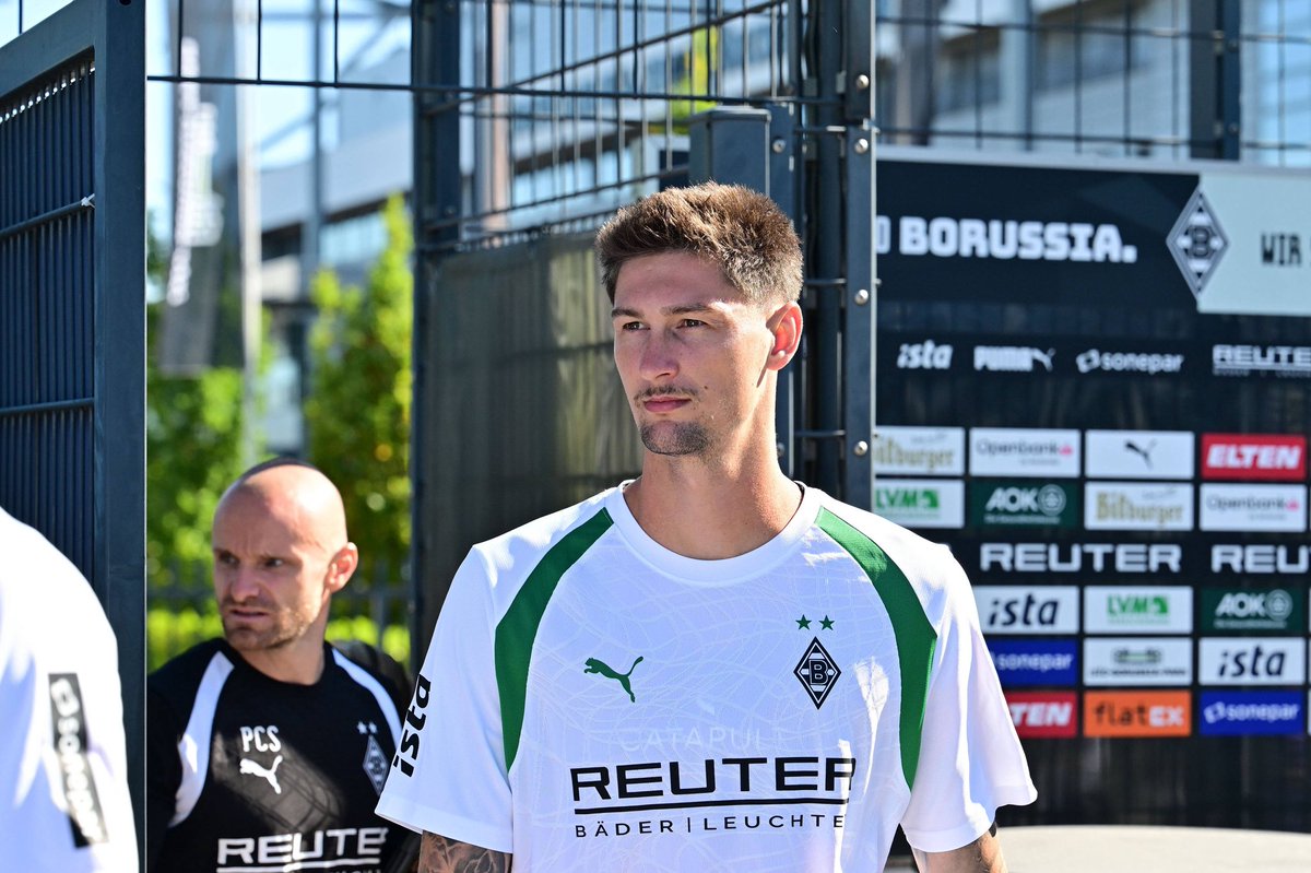 Plettigoal's tweet photo. 🚨EXCL | Tomas Cvancara close to joining FC Hradec Kralove.

Verbal agreement with Borussia Mönchengladbach over a one-year loan without a buy option. Medical planned for Thursday for 26 y/o striker. 

@Sky_Marlon89 @SkySportDE 🇨🇿 https://t.co/FTdUza21iF