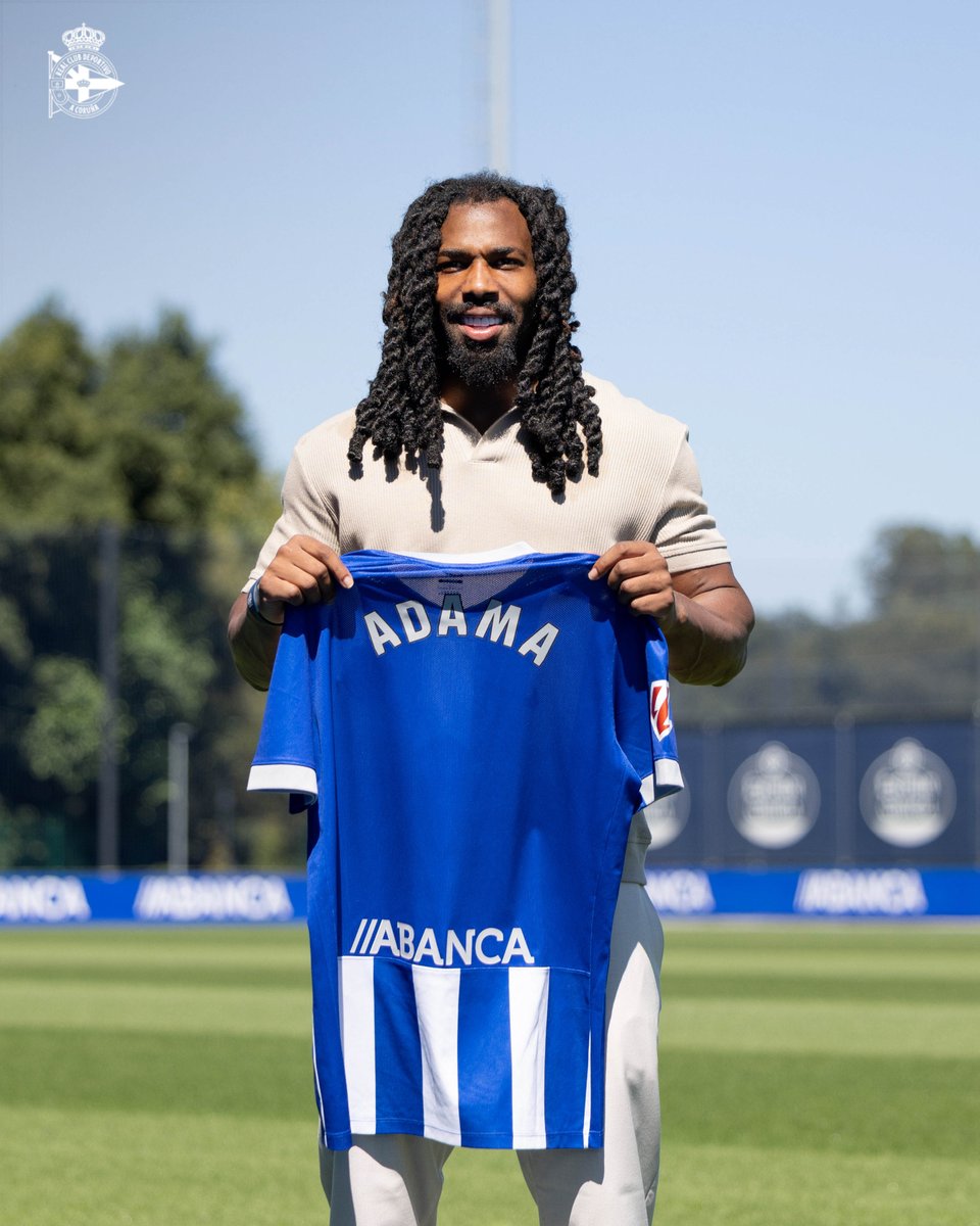 RCDeportivo's tweet photo. Adama Traoré, presentado 🤝 https://t.co/tJG0K9IT5z