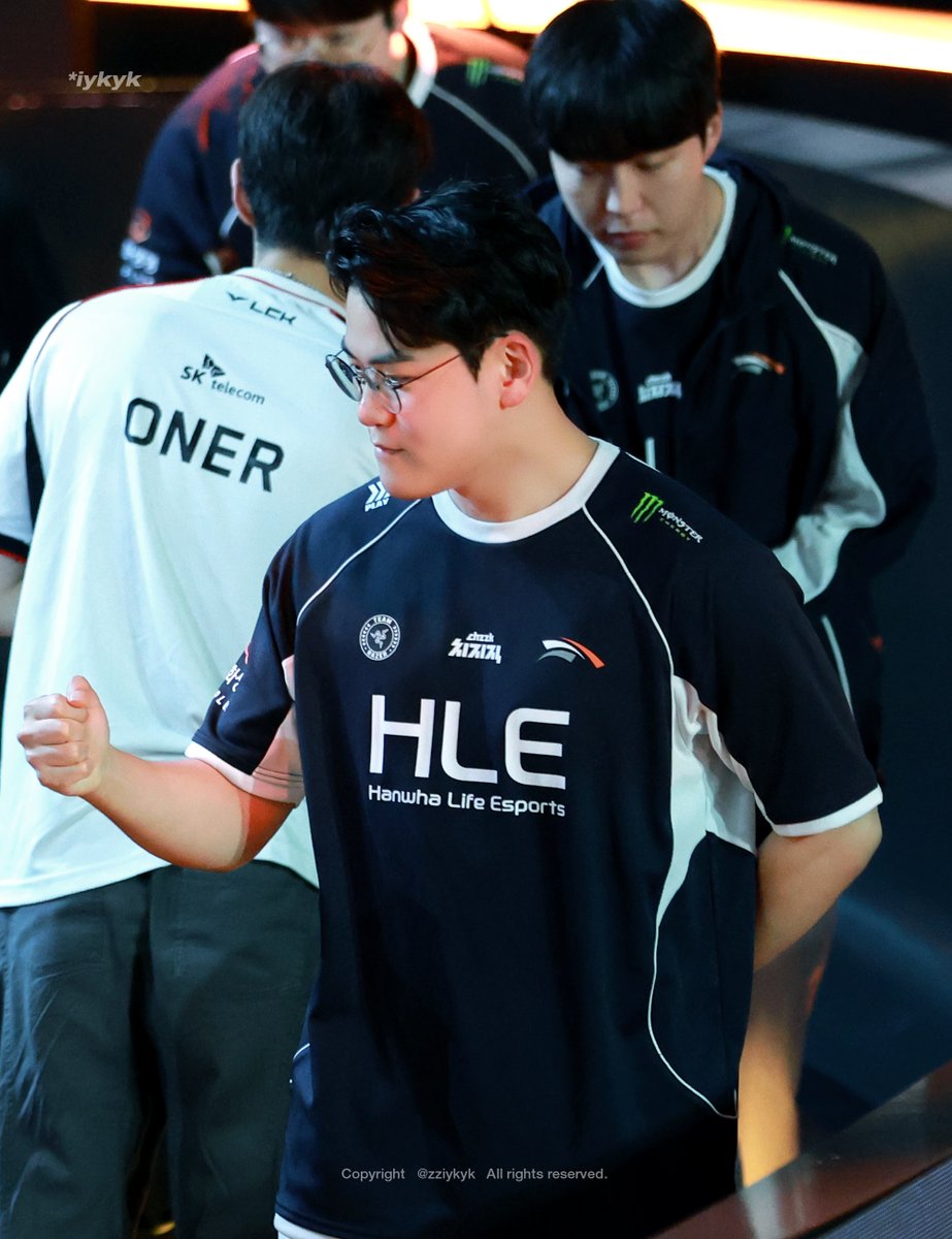 zziykyk's tweet photo. 260902 HLE vs T1 PO2  

어머니 KSPO DOME 어디로 가요?
오케이 감사드리고
달달달달달달

#HLEWIN #구마유시 #Gumayusi #이민형 https://t.co/vrKE6tvhuH