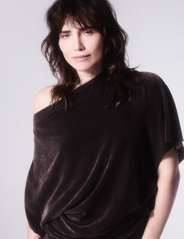 acervopedriana's tweet photo. “Como Adriana em #QuemAmaCuida, Colin está fazendo mais do que ancorar um sucesso. Ela está renegociando o que uma protagonista pode ser […]” 

entrevista com Letícia Colin para revista Schön! Magazine https://t.co/9dnHm1W66Z
