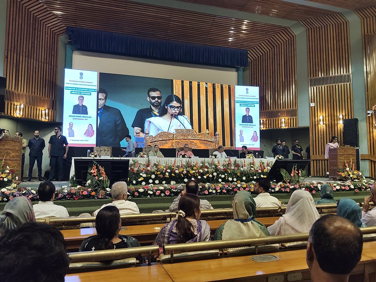 NHMJK5's tweet photo. 335 appointment letters handed over to newly selected Medical Officers today by the Hon’ble Chief Minister at SKICC Sgr.

A major boost to healthcare delivery in J&amp;K, especially underserved areas.

NHM J&amp;K congratulates all appointees. @MoHFW_INDIA https://t.co/qKsBYHWSMM