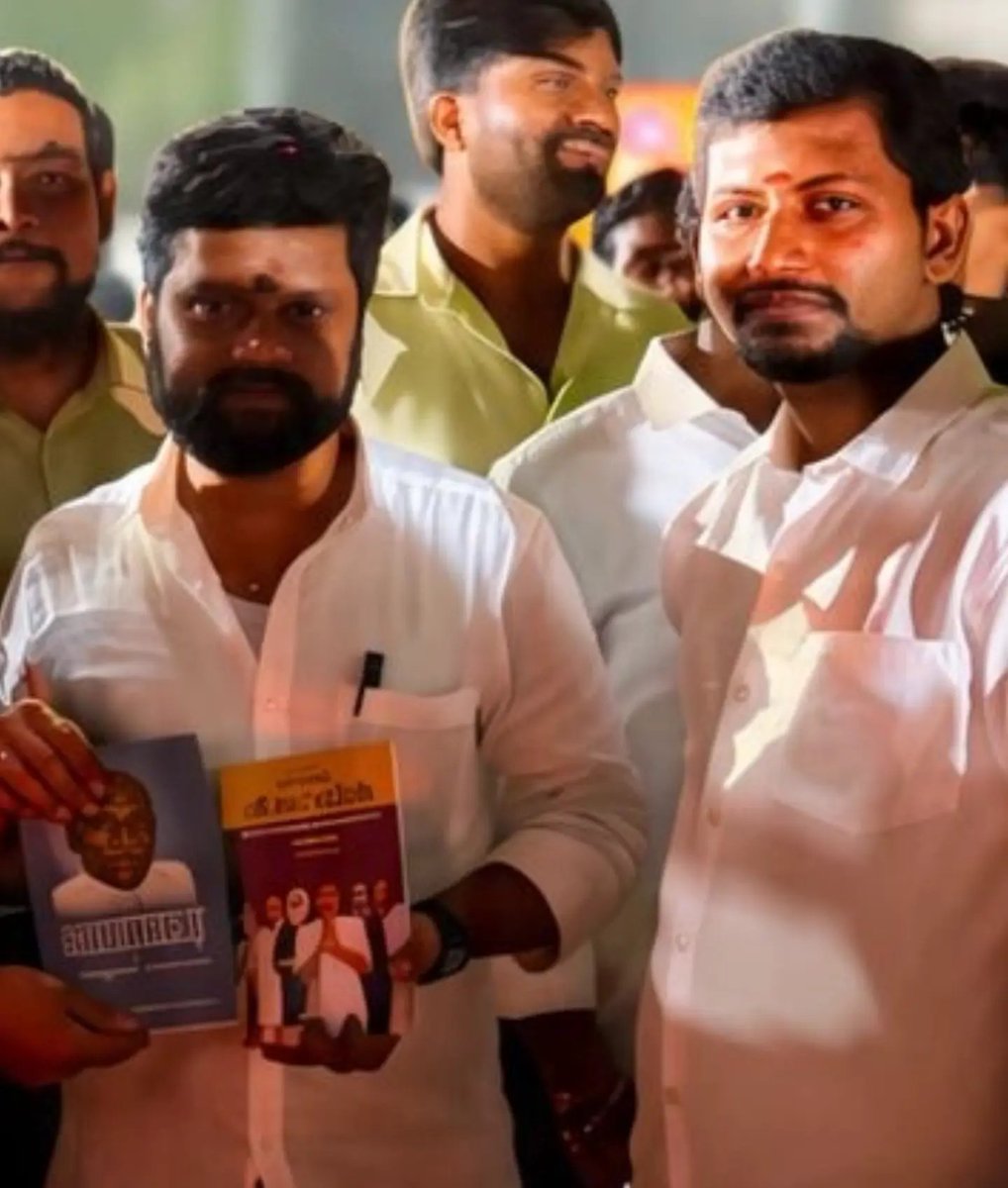 LingeshwarTVK's tweet photo. தமிழக வெற்றிக் கழகம் திருவள்ளூர் தென்மேற்கு மாவட்ட கழகச் செயலாளர் மாண்புமிகு  மாதவரம் சட்டமன்ற உறுப்பினர் அண்ணன் திரு ML விஜய் பிரபு MLA அவர்கள் முன்னிலையில் தமிழக வெற்றி கழகத்தில் என்னை 1/09/2026 அன்று இணைந்து கொண்டேன்

#TVK #thalapathi #vijay https://t.co/winK4SWdfz